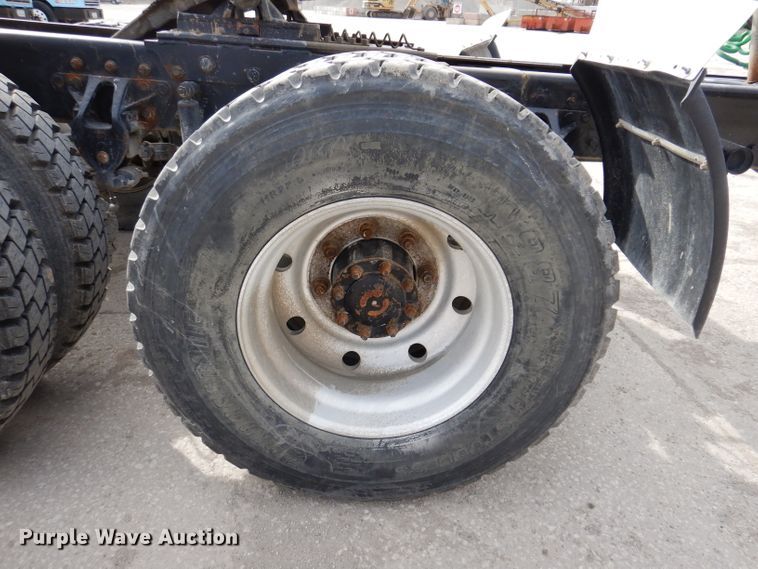 image for item KG9966 1996 Mack CH613  semi truck