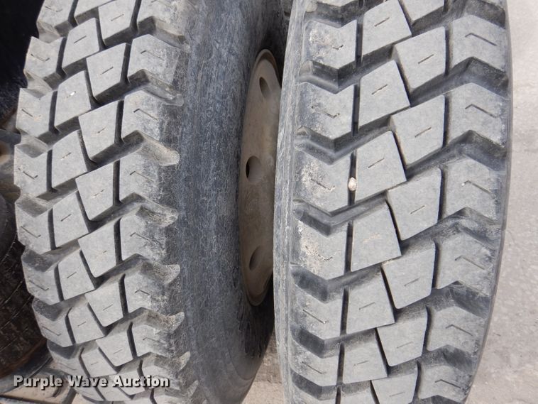 image for item KG9966 1996 Mack CH613  semi truck