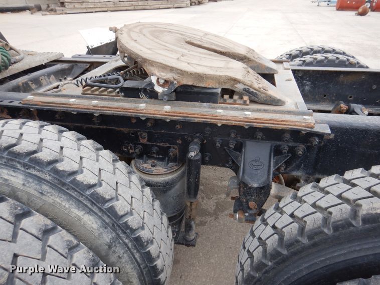 image for item KG9967 2000 Mack CX613  semi truck