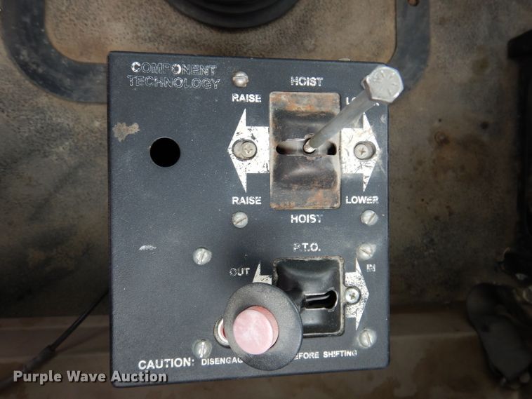 image for item KG9967 2000 Mack CX613  semi truck