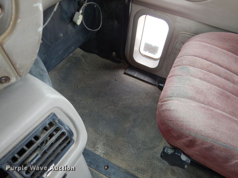 image for item KG9967 2000 Mack CX613  semi truck