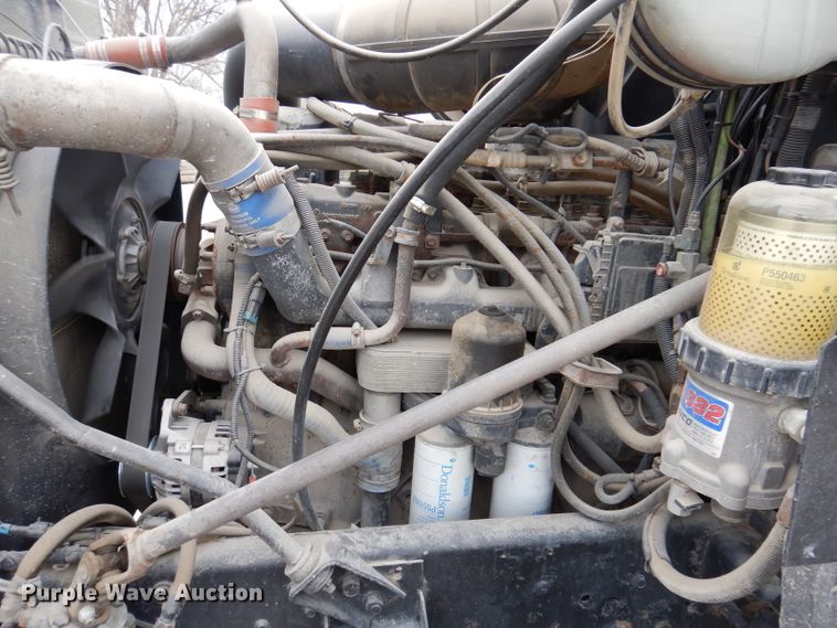 image for item KG9967 2000 Mack CX613  semi truck