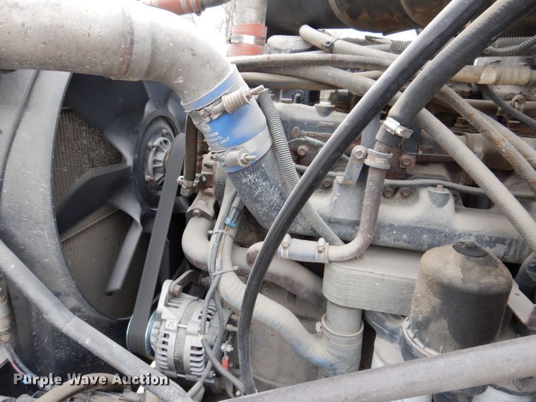 image for item KG9967 2000 Mack CX613  semi truck