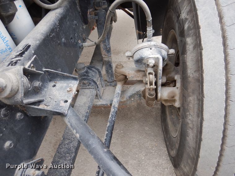 image for item KG9967 2000 Mack CX613  semi truck