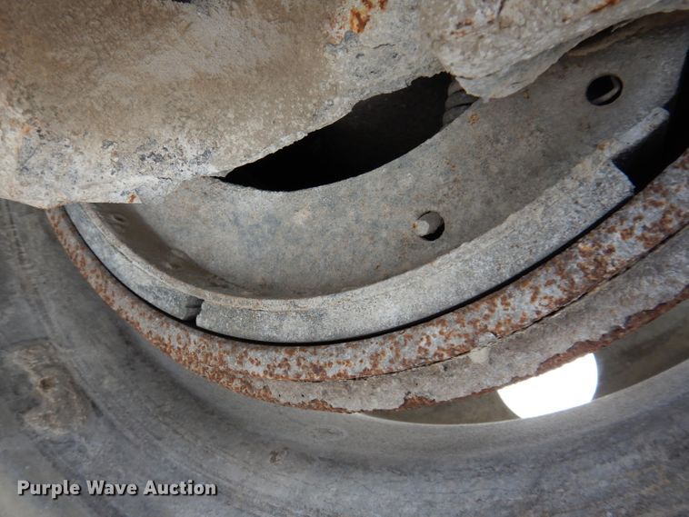 image for item KG9967 2000 Mack CX613  semi truck