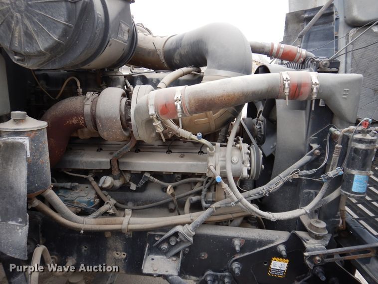 image for item KG9967 2000 Mack CX613  semi truck