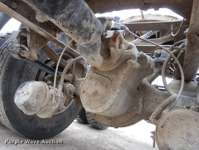 image for item KG9967 2000 Mack CX613  semi truck