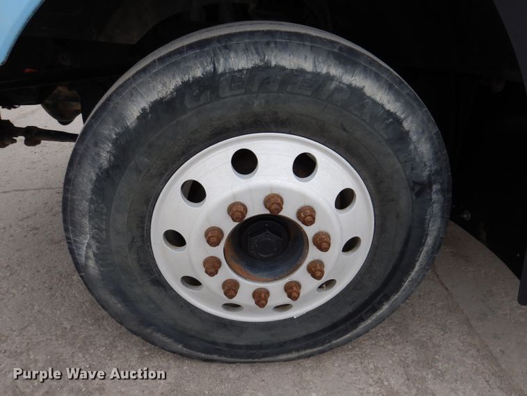 image for item KG9967 2000 Mack CX613  semi truck