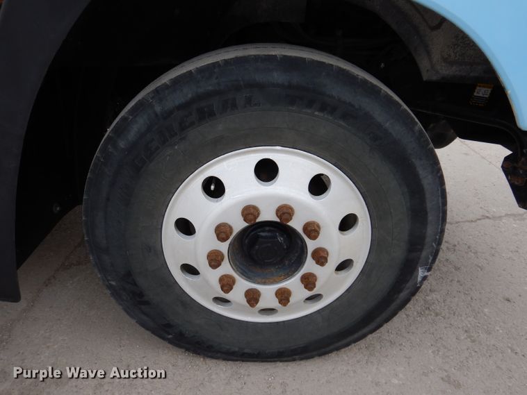 image for item KG9967 2000 Mack CX613  semi truck