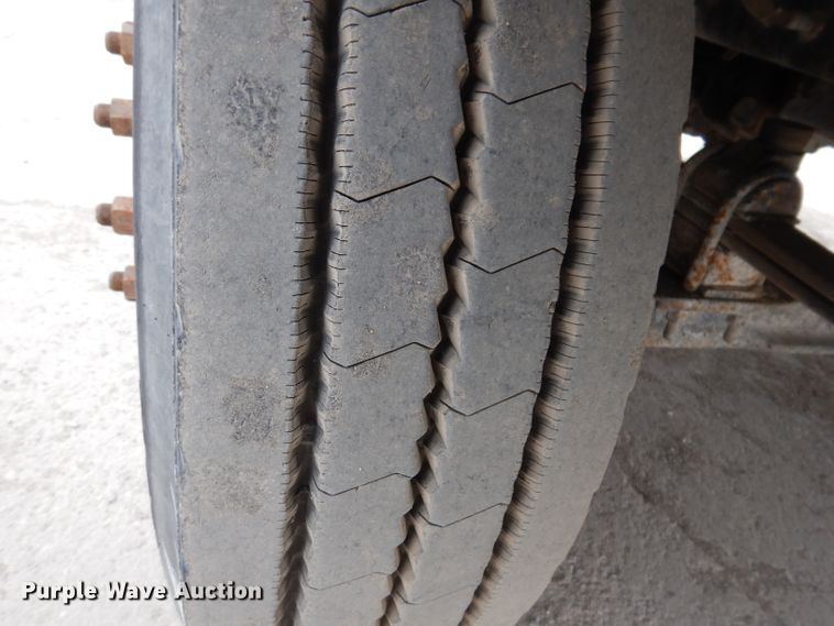 image for item KG9967 2000 Mack CX613  semi truck