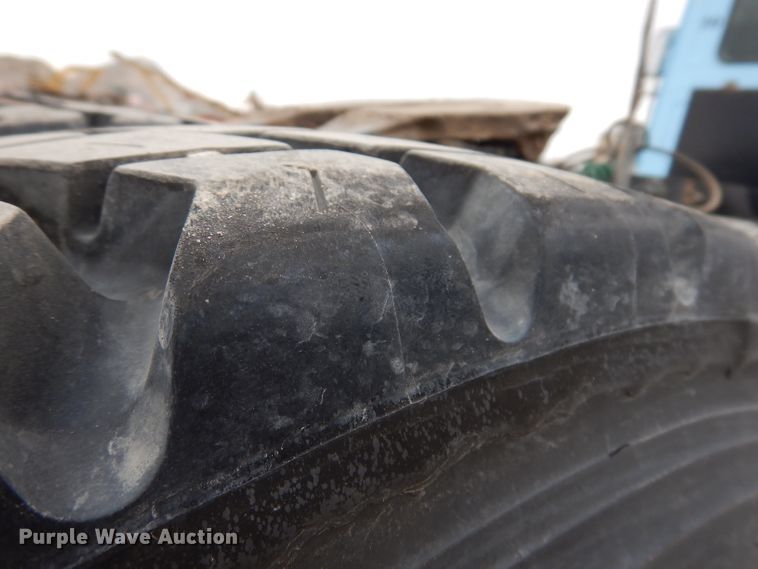 image for item KG9967 2000 Mack CX613  semi truck