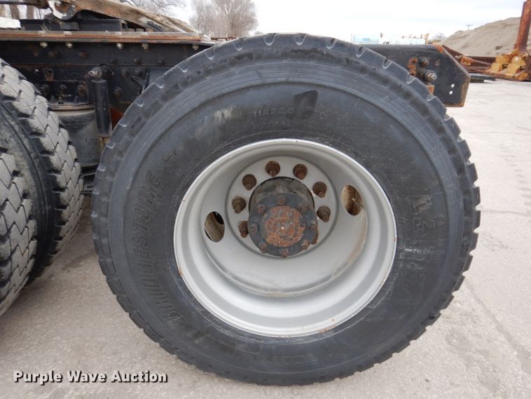 image for item KG9967 2000 Mack CX613  semi truck