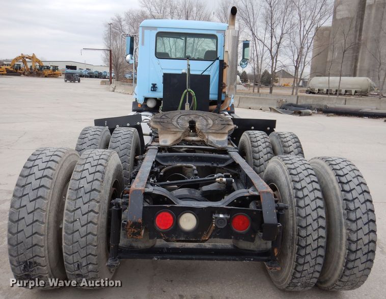 image for item KG9968 1996 Mack CH613  semi truck