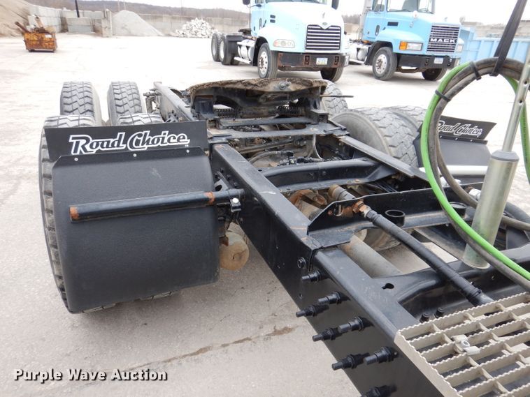 image for item KG9968 1996 Mack CH613  semi truck