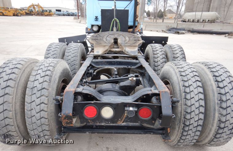 image for item KG9968 1996 Mack CH613  semi truck