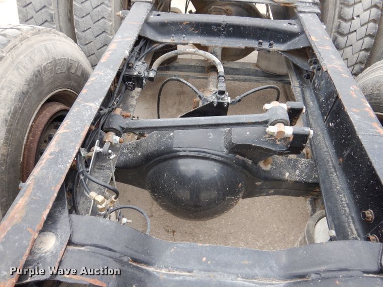 image for item KG9968 1996 Mack CH613  semi truck