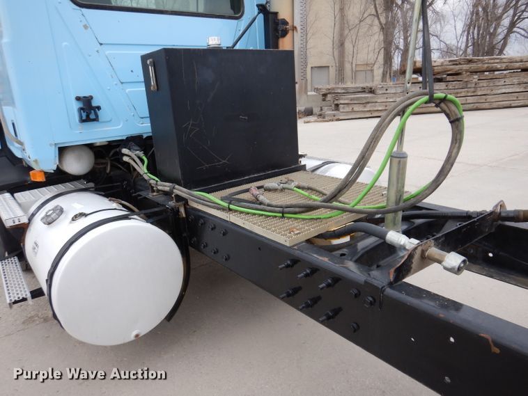 image for item KG9968 1996 Mack CH613  semi truck