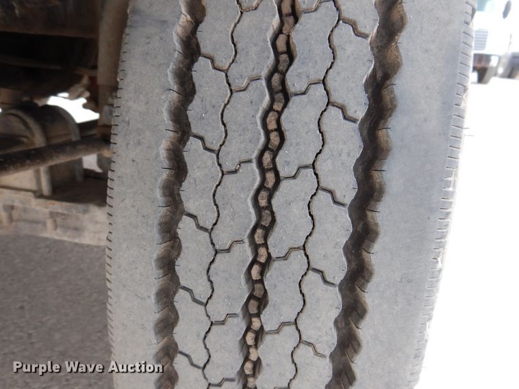 image for item KG9968 1996 Mack CH613  semi truck