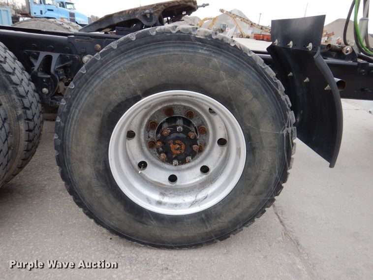 image for item KG9968 1996 Mack CH613  semi truck