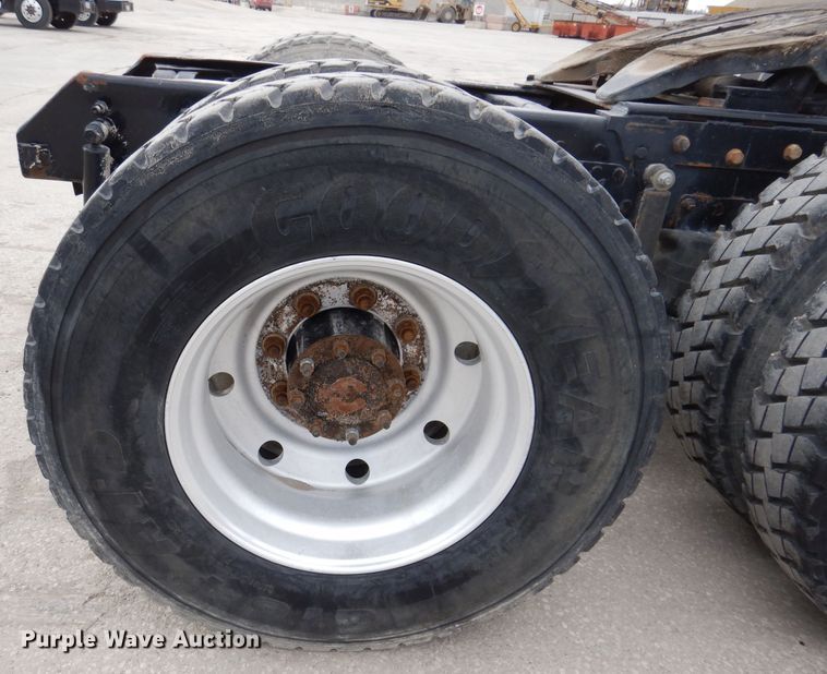 image for item KG9968 1996 Mack CH613  semi truck