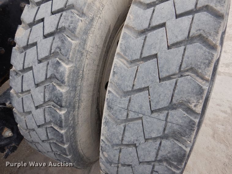 image for item KG9968 1996 Mack CH613  semi truck