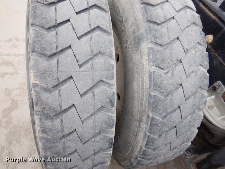 image for item KG9968 1996 Mack CH613  semi truck