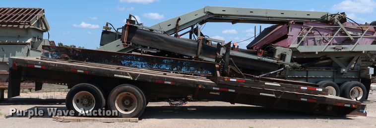image for item KQ9850 1984 Aztec  extendable flatbed trailer