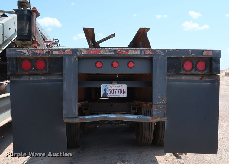 image for item KQ9850 1984 Aztec  extendable flatbed trailer