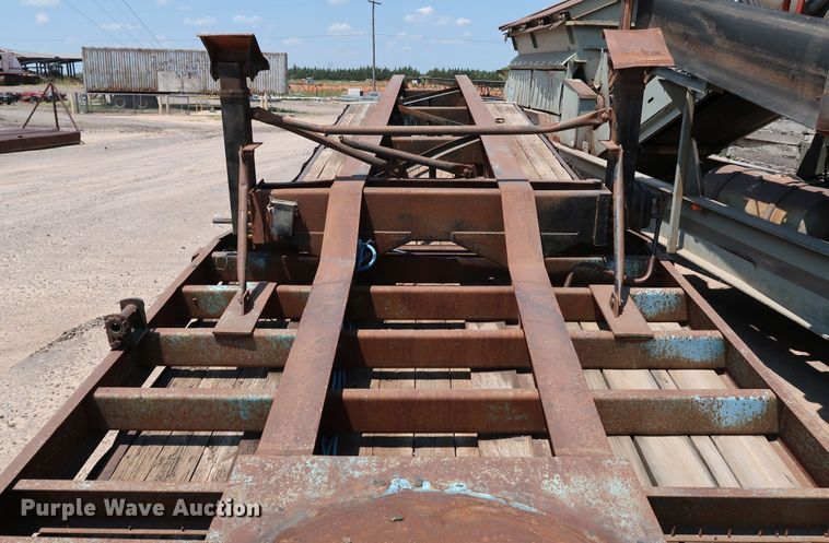 image for item KQ9850 1984 Aztec  extendable flatbed trailer