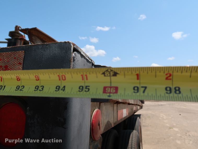 image for item KQ9850 1984 Aztec  extendable flatbed trailer