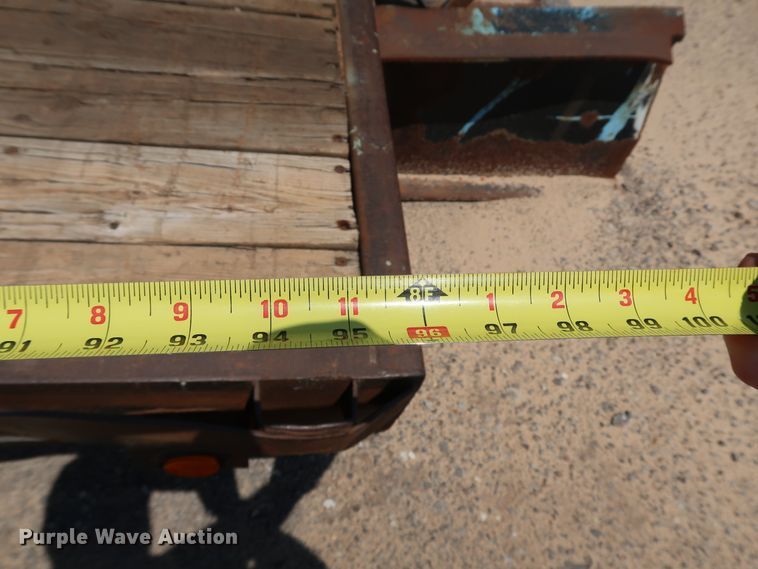 image for item KQ9850 1984 Aztec  extendable flatbed trailer