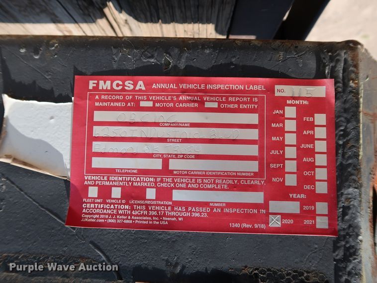 image for item KQ9850 1984 Aztec  extendable flatbed trailer