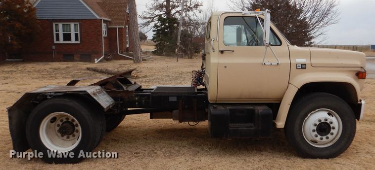 image for item LJ9794 1985 Chevrolet C70  truck