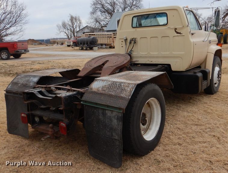 image for item LJ9794 1985 Chevrolet C70  truck