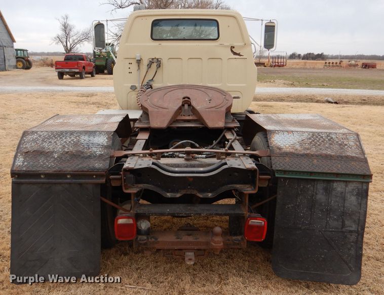 image for item LJ9794 1985 Chevrolet C70  truck