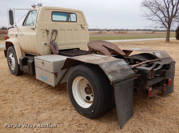 image for item LJ9794 1985 Chevrolet C70  truck