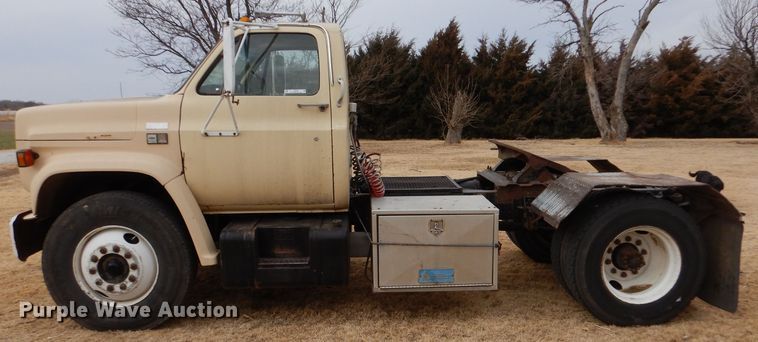 image for item LJ9794 1985 Chevrolet C70  truck