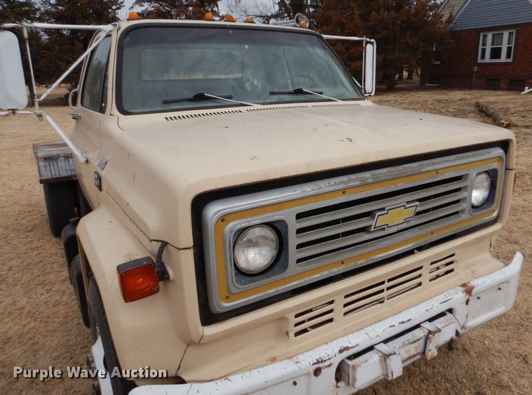 image for item LJ9794 1985 Chevrolet C70  truck