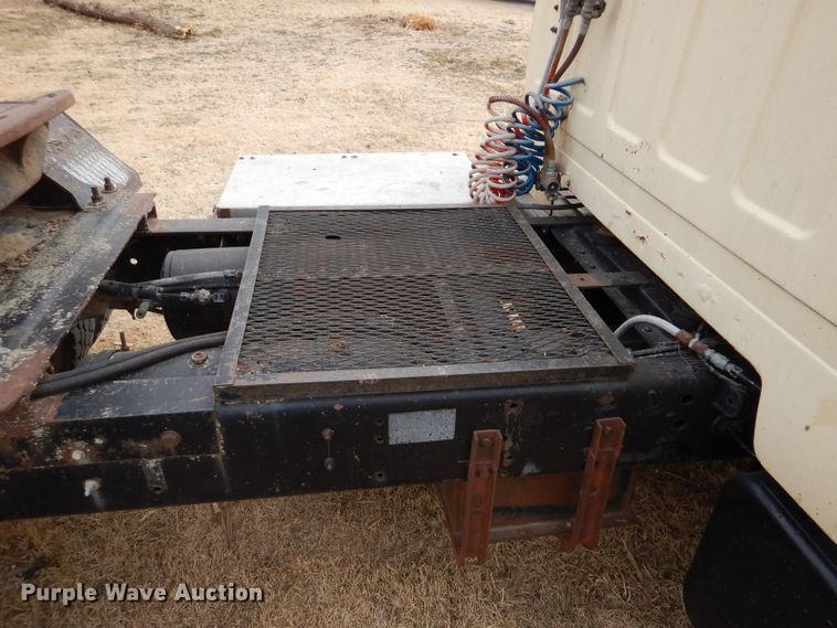 image for item LJ9794 1985 Chevrolet C70  truck