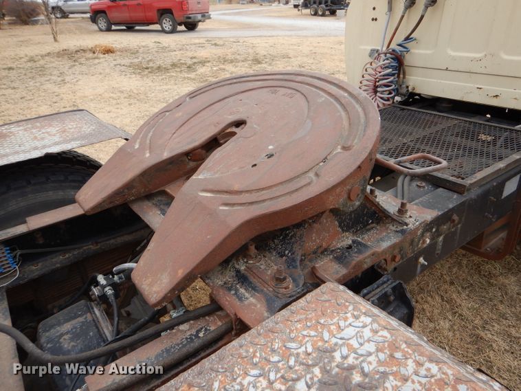 image for item LJ9794 1985 Chevrolet C70  truck