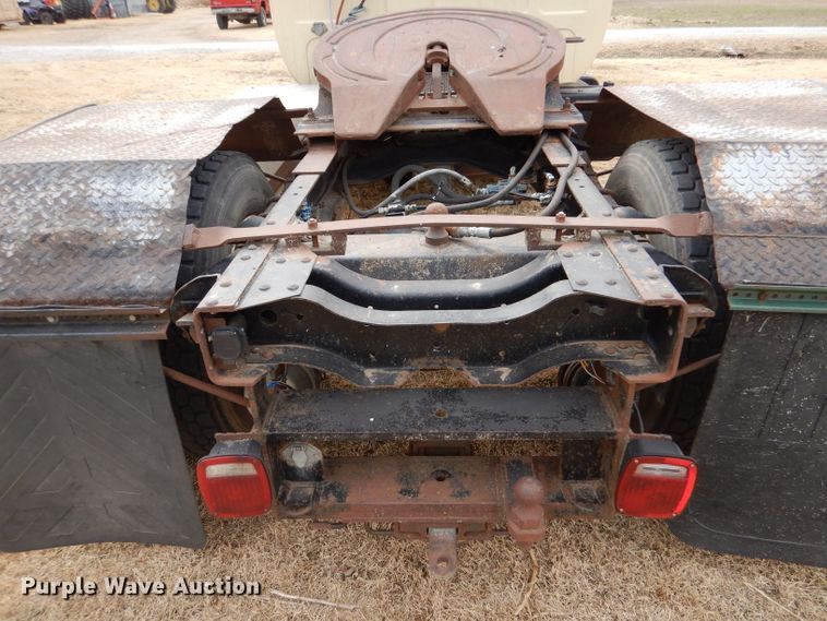 image for item LJ9794 1985 Chevrolet C70  truck