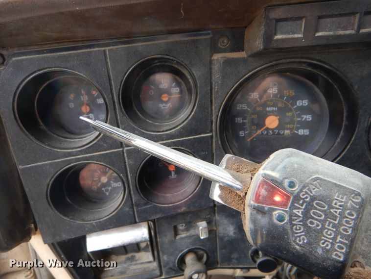 image for item LJ9794 1985 Chevrolet C70  truck