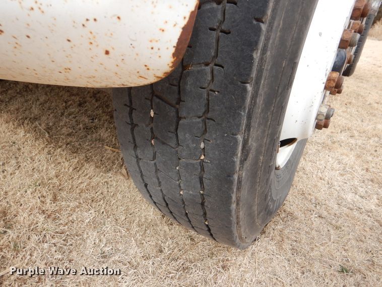 image for item LJ9794 1985 Chevrolet C70  truck