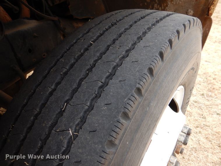 image for item LJ9794 1985 Chevrolet C70  truck