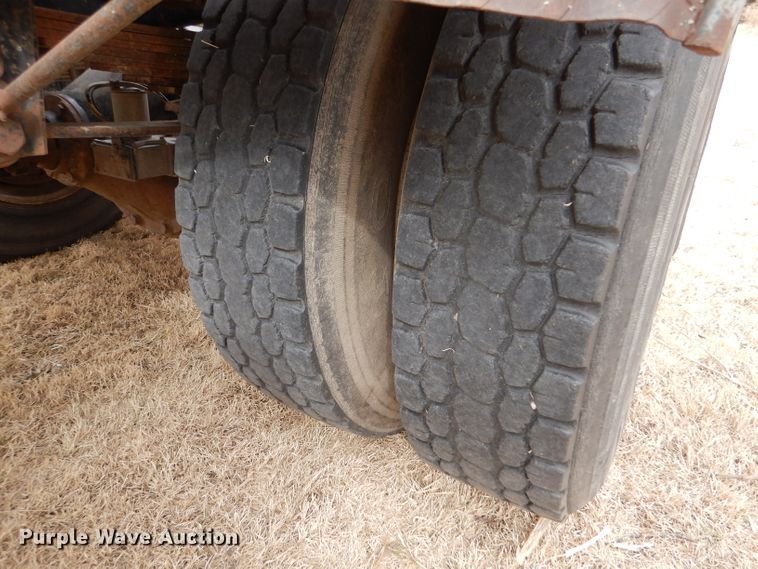 image for item LJ9794 1985 Chevrolet C70  truck