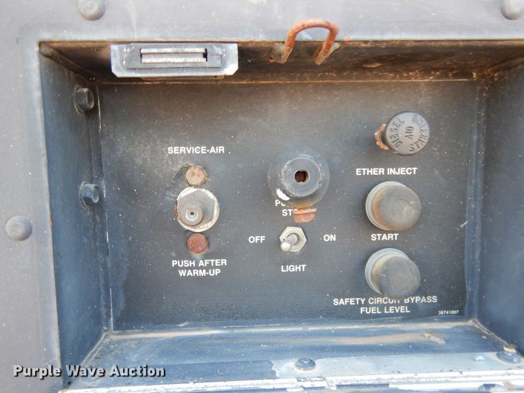 image for item DI8627 1987 Ingersoll Rand P-250-W-D-M-H268  air compressor