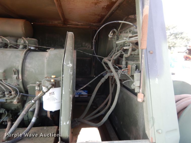 image for item DI8627 1987 Ingersoll Rand P-250-W-D-M-H268  air compressor