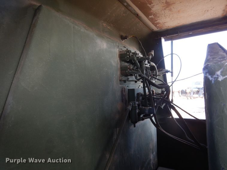 image for item DI8627 1987 Ingersoll Rand P-250-W-D-M-H268  air compressor