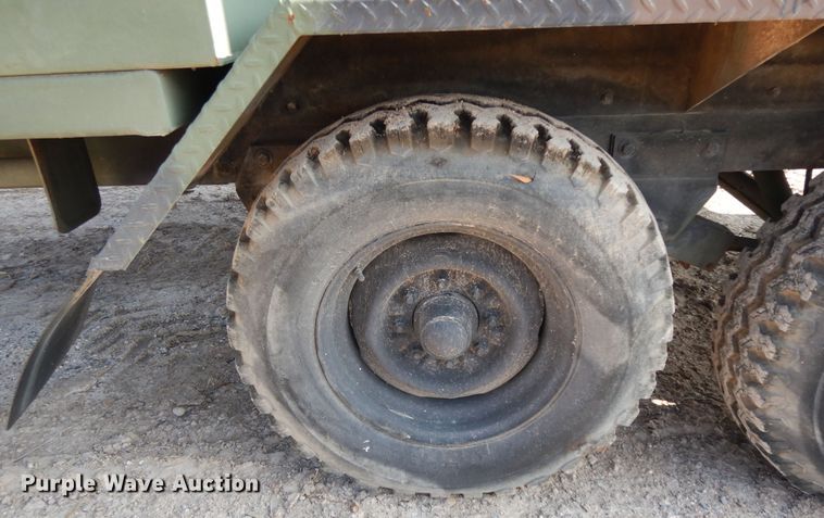 image for item DI8627 1987 Ingersoll Rand P-250-W-D-M-H268  air compressor