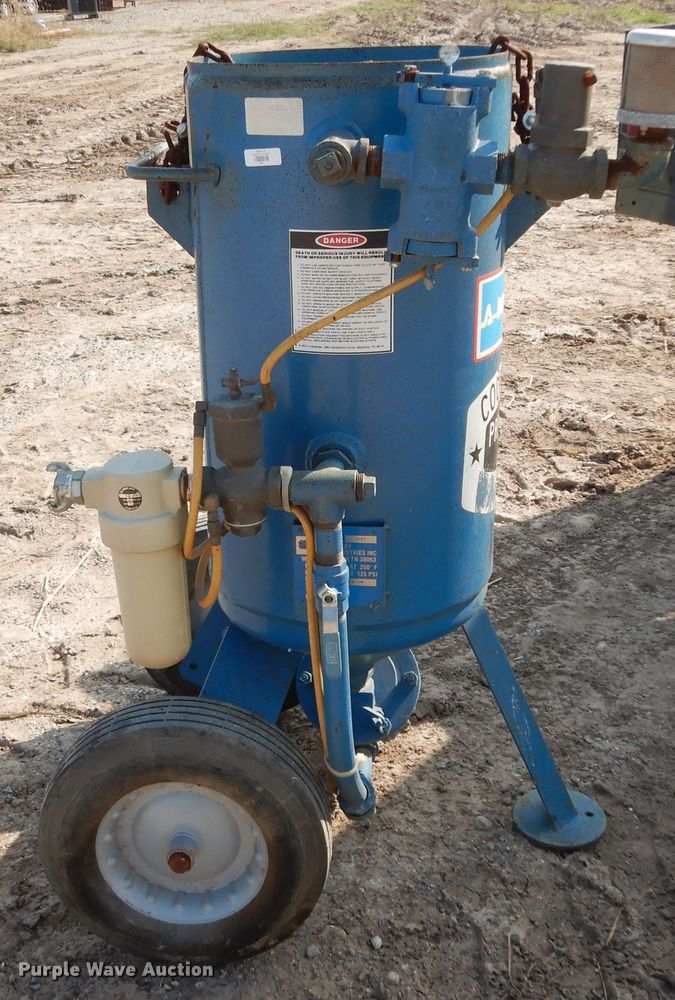 image for item DI8627 1987 Ingersoll Rand P-250-W-D-M-H268  air compressor